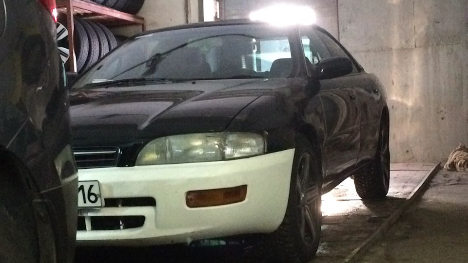 В боксе=) — Toyota Corona EXiV (2G)