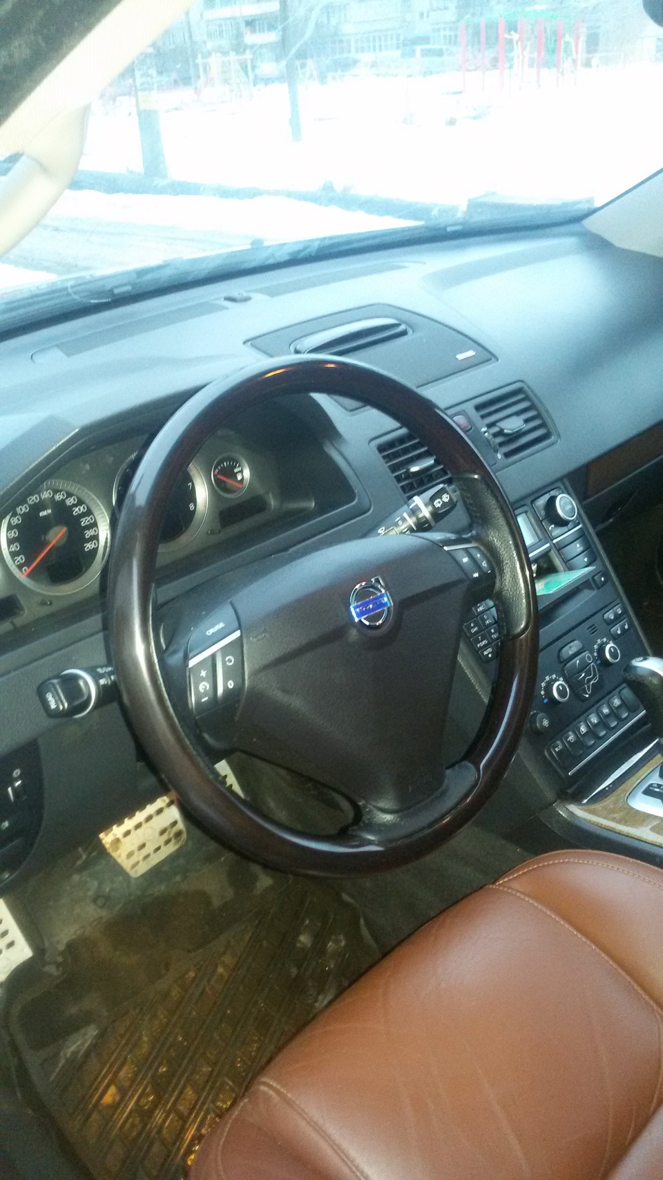 Фото в бортжурнале Volvo XC90 (1G)