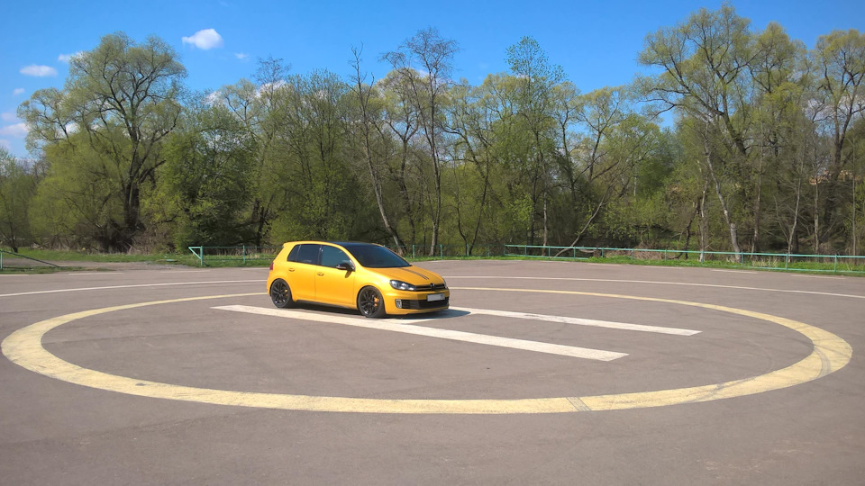 Volkswagen Golf GTI FWD Sport car ✌😎