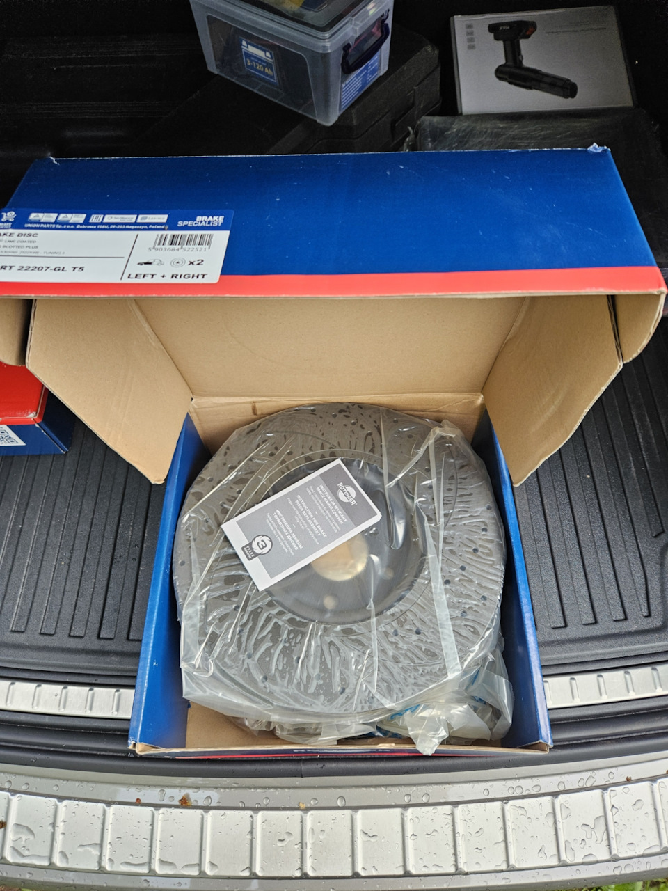 Фото в бортжурнале Volvo V60 (2G)