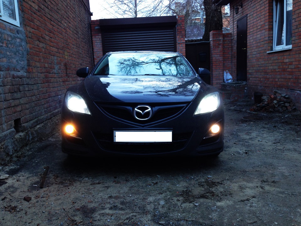 Справа МТФ, слева Филипс — Mazda 6 (2G) GH