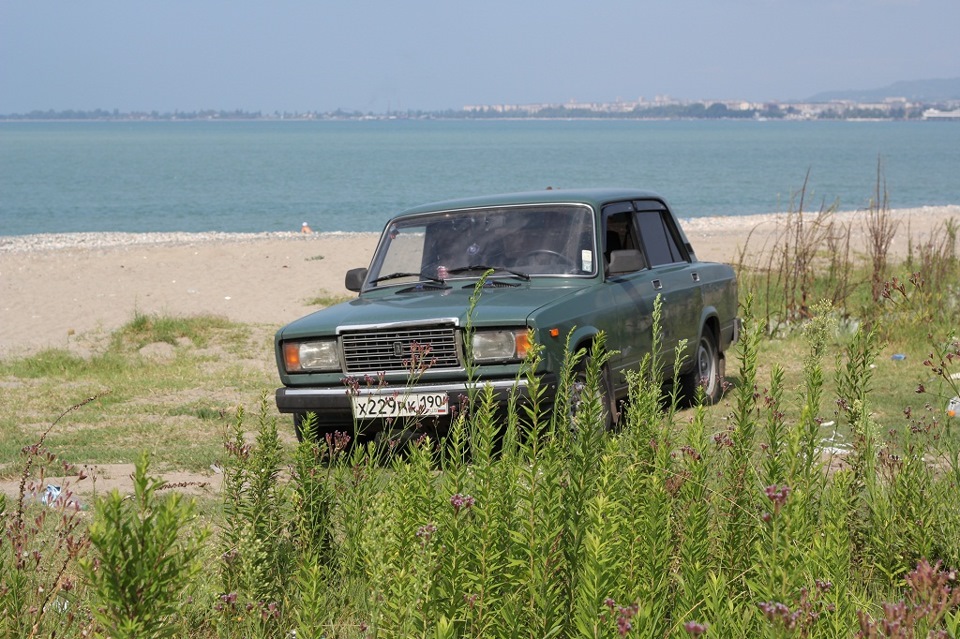 На берегу черного моря — Lada 21074