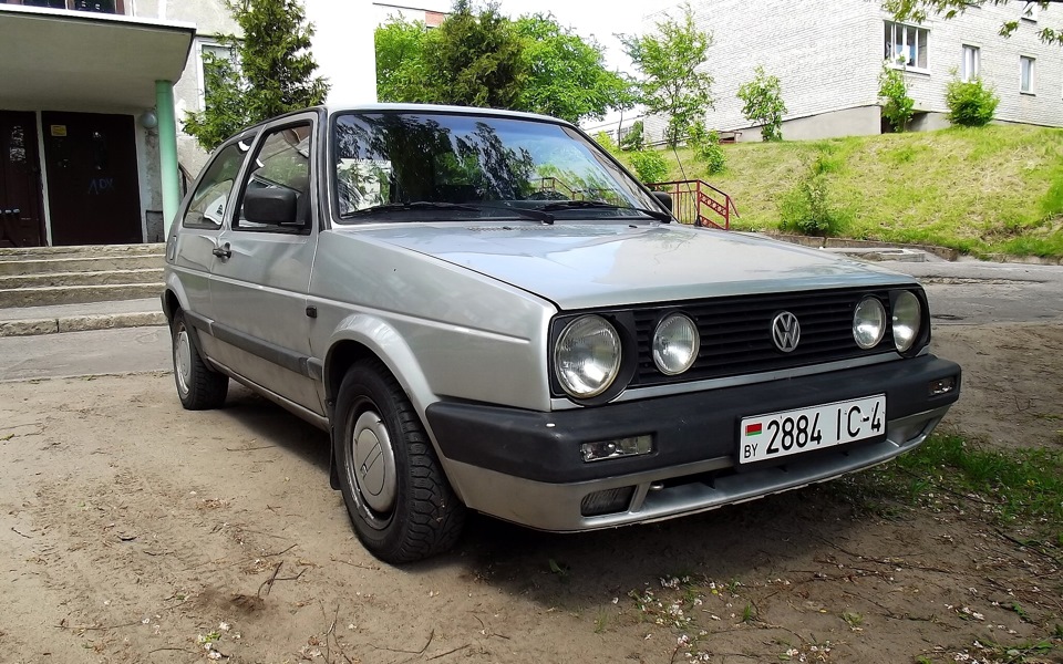Без губы… И всё еще на зимней резине… — Volkswagen Golf Mk2