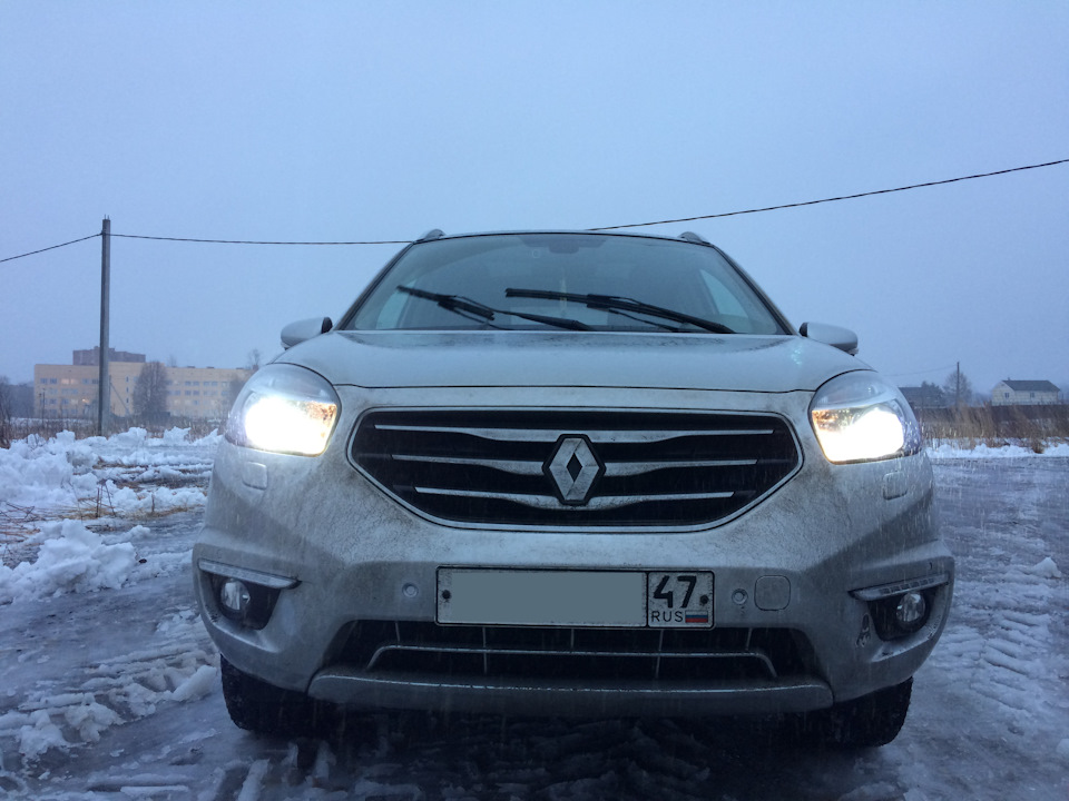 Включены фары — Renault Koleos (1G)