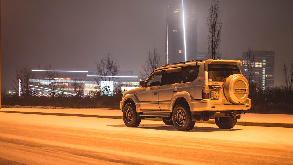 Toyota Land Cruiser Prado теперь левый руль.