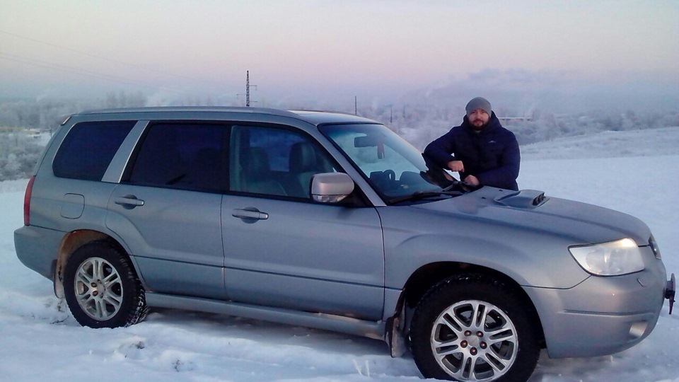 Subaru Forester 2.5 turbo MT