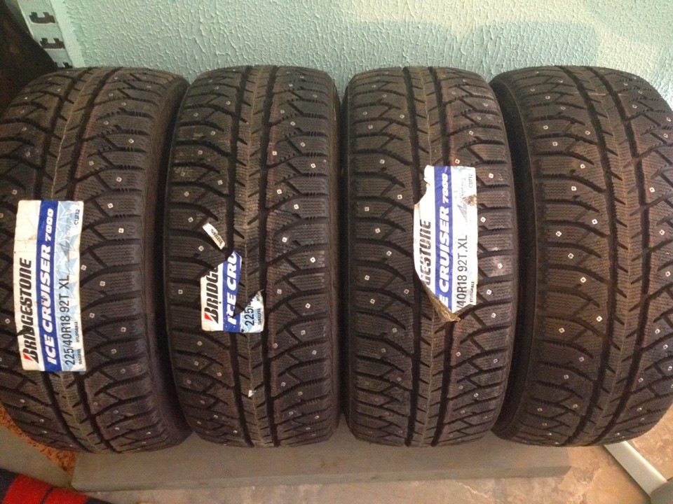 Bridgestone Ice Cruiser 7000 (225/40) — Toyota Chaser (100). Запчасти на фото: Bridgestone Ice Cruiser 7000