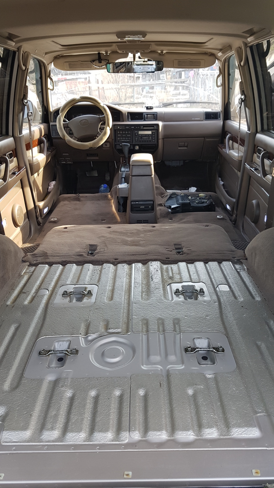 7 — Lexus LX (FJZ80)
