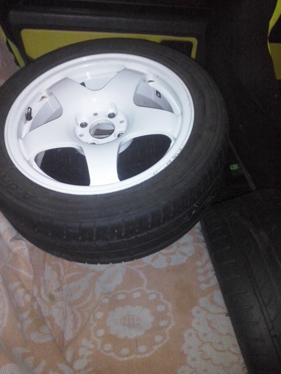 Резина Yokohama 195/50 R-15 — Lada 21093i