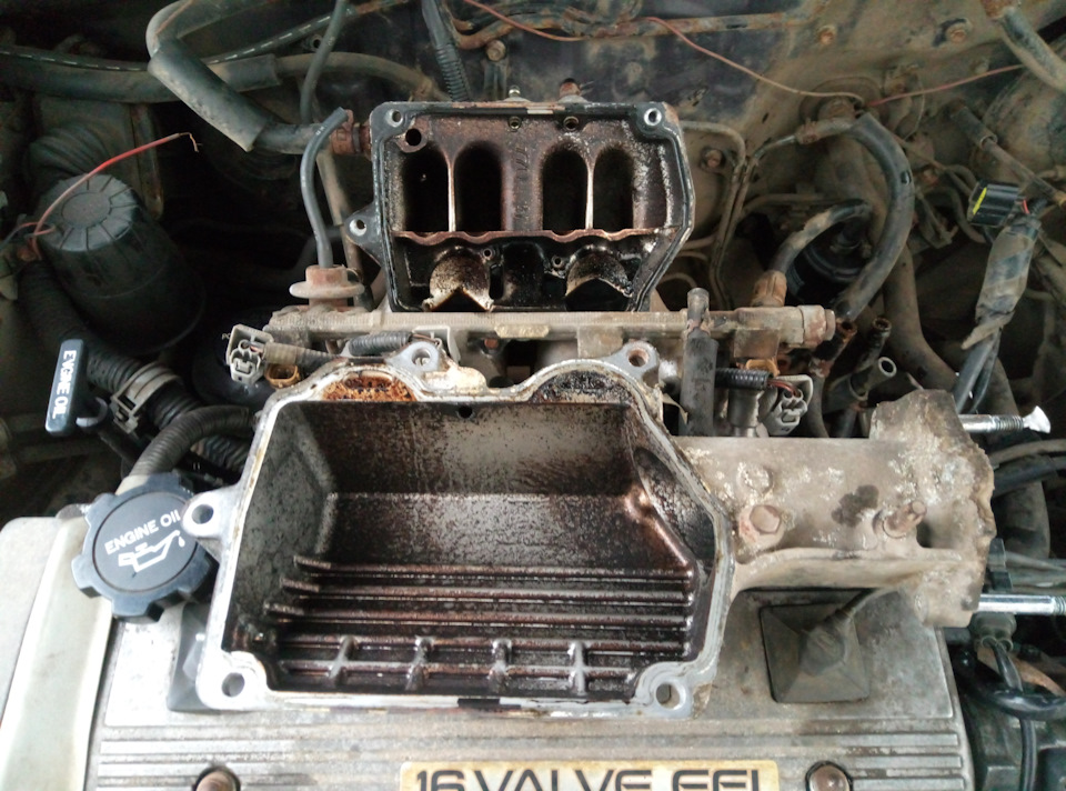 Впускной коллектор Toyota Carina-E, 4A-FE — Toyota Carina E