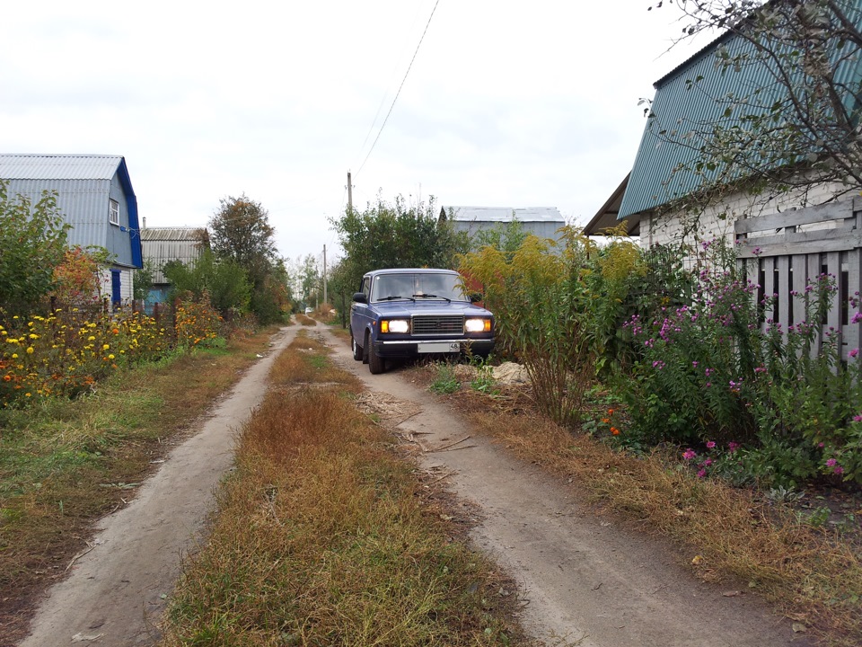Опять дачные фотки)) Вот так они светят днем)+американки — Lada 21074