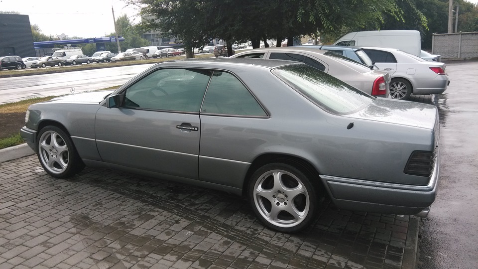 Mercedes-Benz E-Class Coupe E320