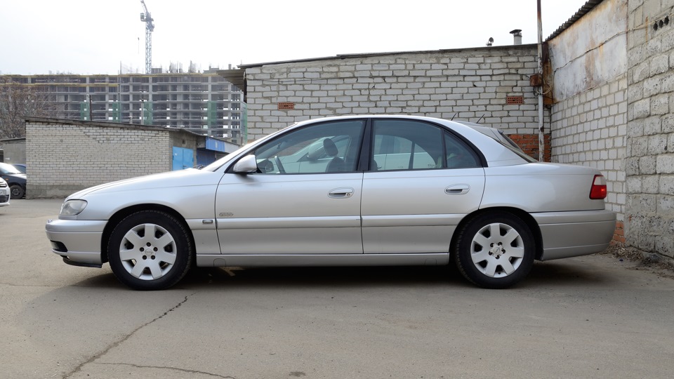 Opel Omega Звездолет им. Адама О.