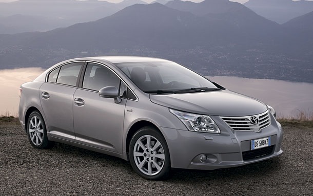 Toyota Avensis — Citroen C5 (2G)