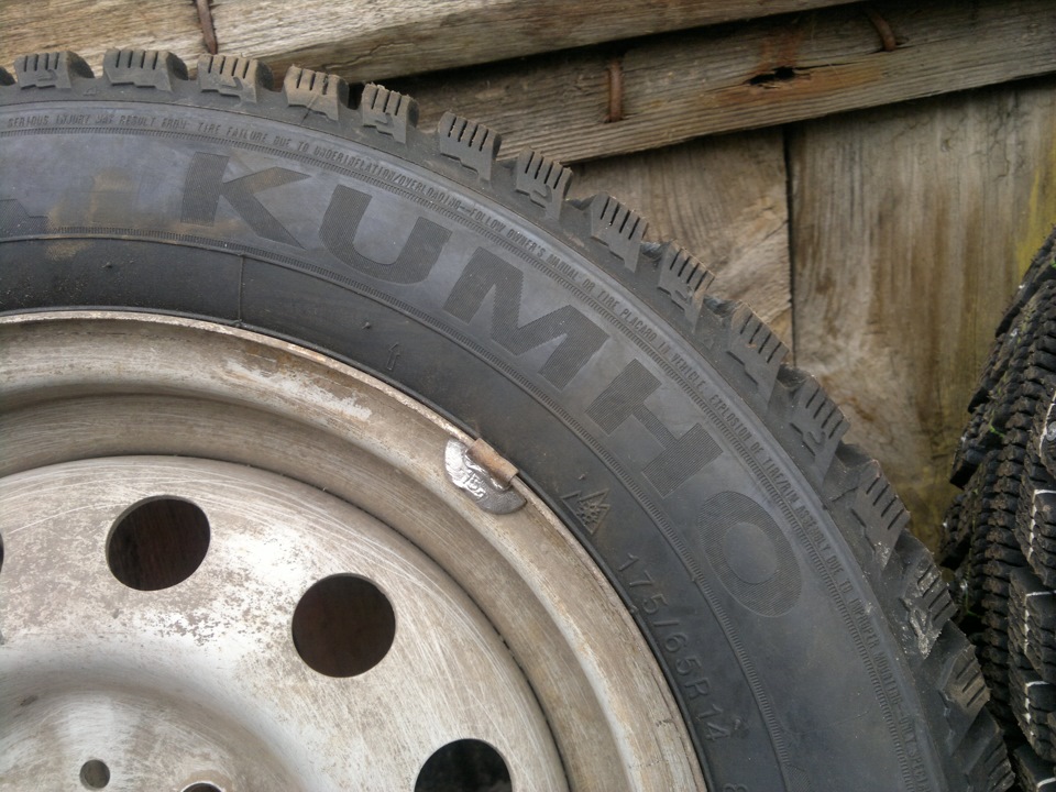 KUMHO KW 22 175/65 R14 82T — Lada 21113. Запчасти на фото: 2217565, Kumho I Zen KW22 175/65R14