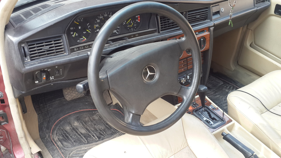 Фото в бортжурнале Mercedes-Benz 190 (W201)