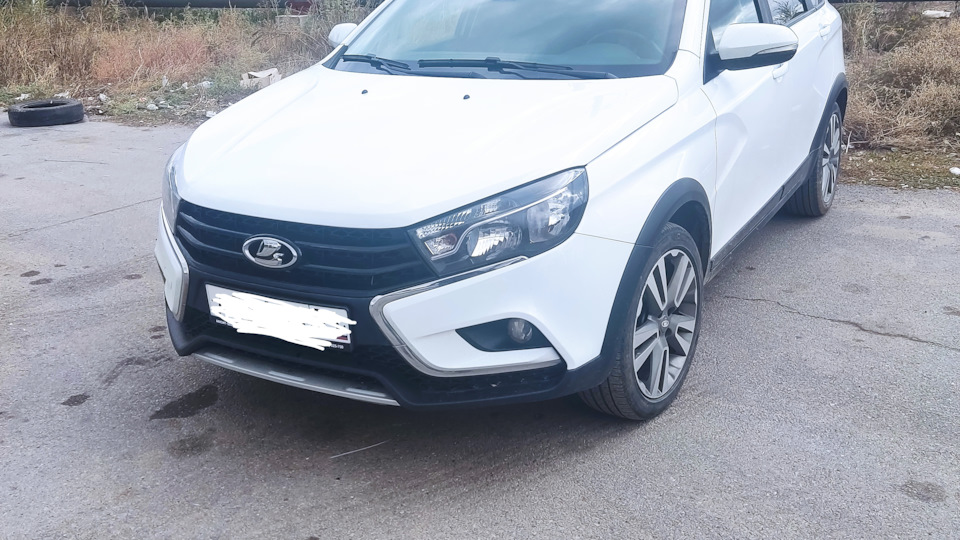 Lada Vesta SW Cross Белоснежка