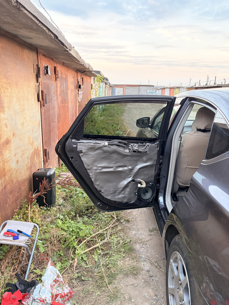 Шумоизоляция — Nissan Sylphy (B17) бензин, 1,8 л, 2016 года