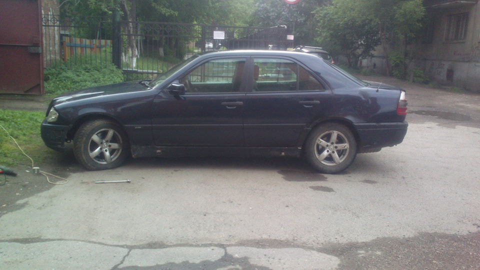 2 — Mercedes-Benz C-Class (W202)