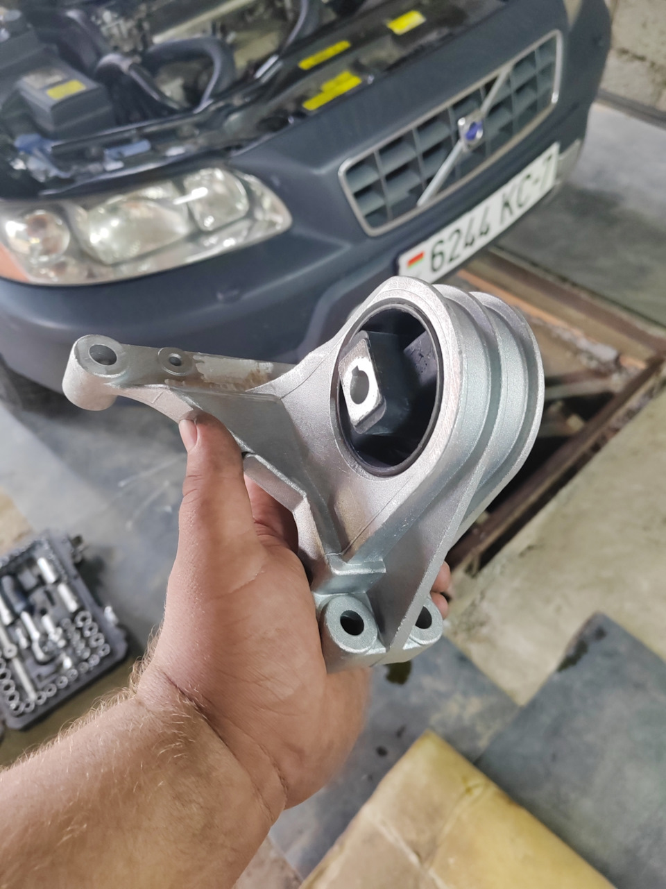Фото в бортжурнале Volvo XC70 II