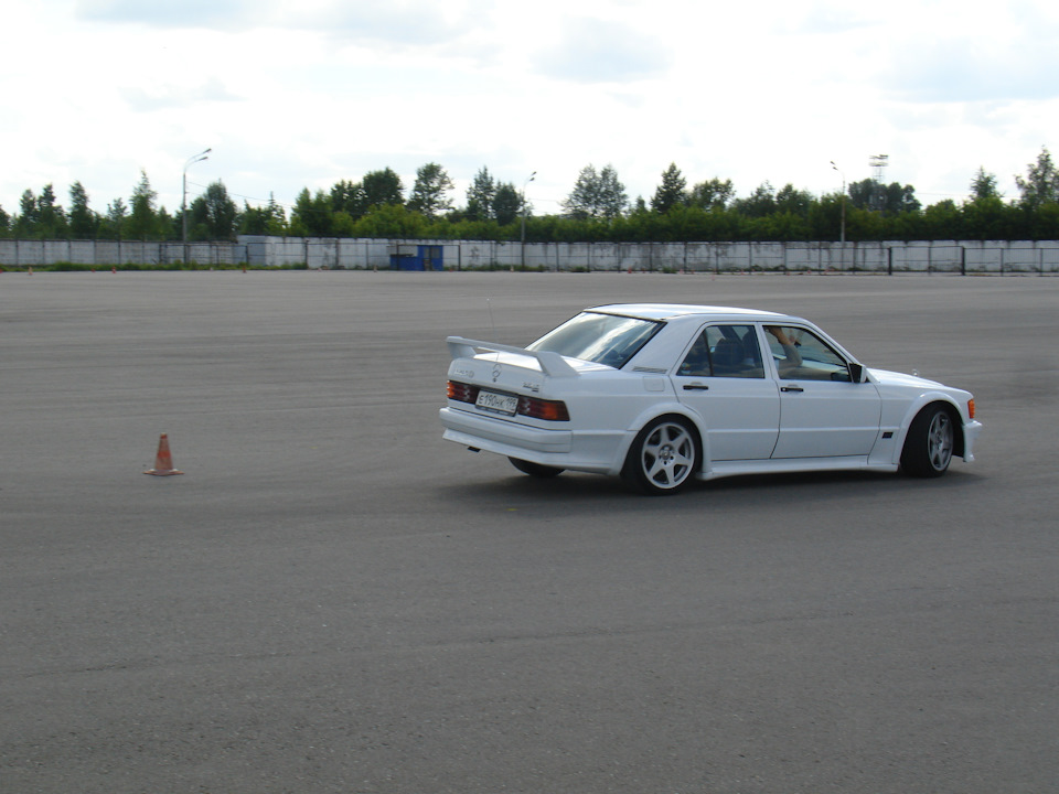 Фото в бортжурнале Mercedes-Benz 190 (W201)