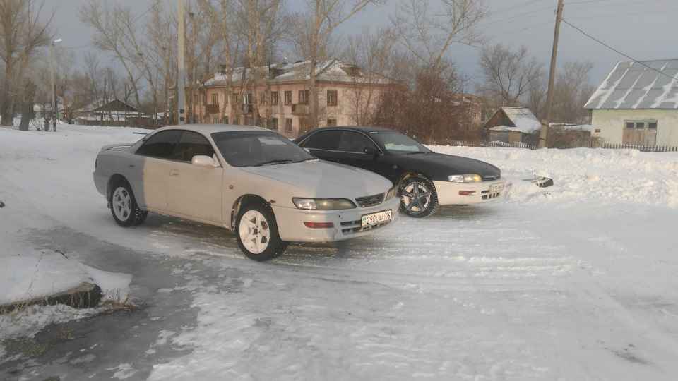 Увидела, поравнялась, сфотографировала=) — Toyota Corona EXiV (2G)