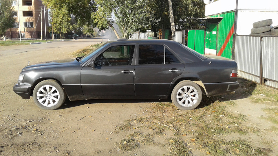 Вчерашние диски с 212 — Mercedes-Benz E-Class (W124)