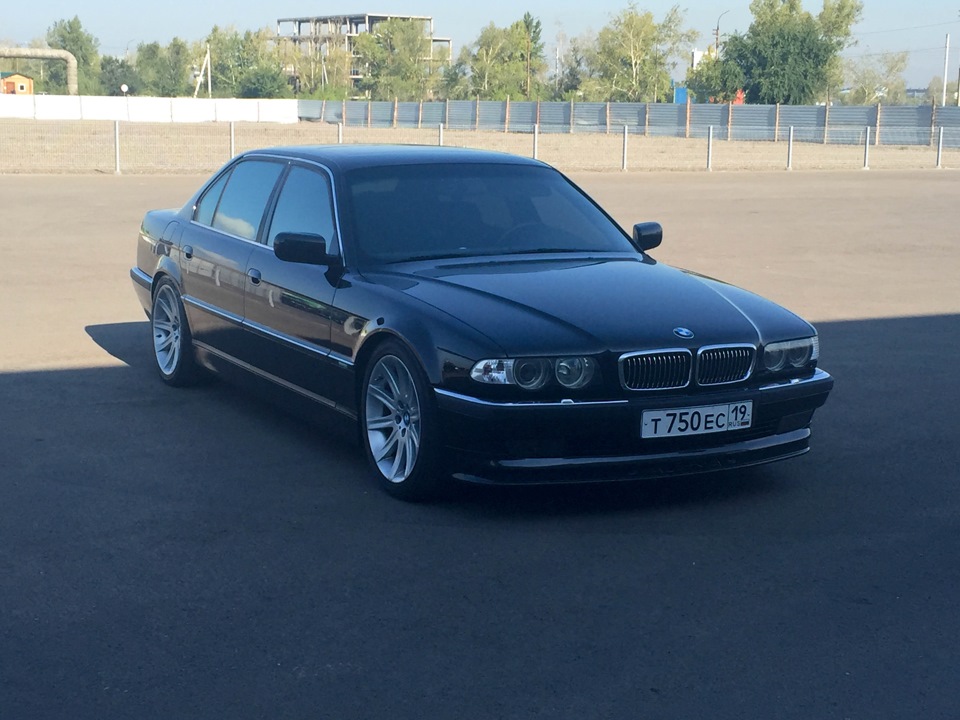 Фото в бортжурнале BMW 7 series (E38)