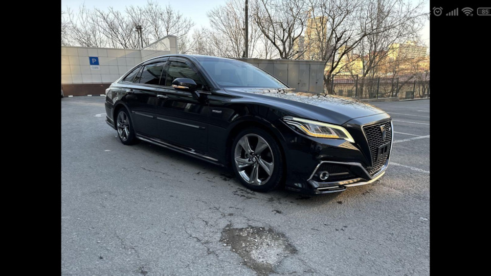 Toyota Crown RS Advance черный