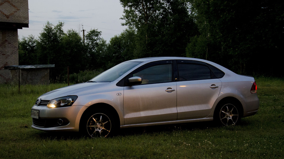 Volkswagen Polo Sedan 1.6 MT Highline