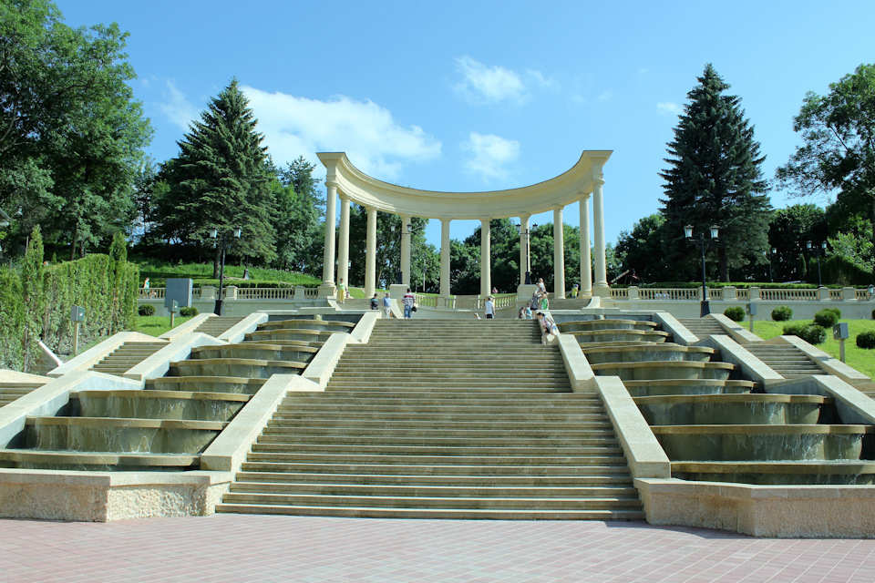 15 — Lada Ларгус