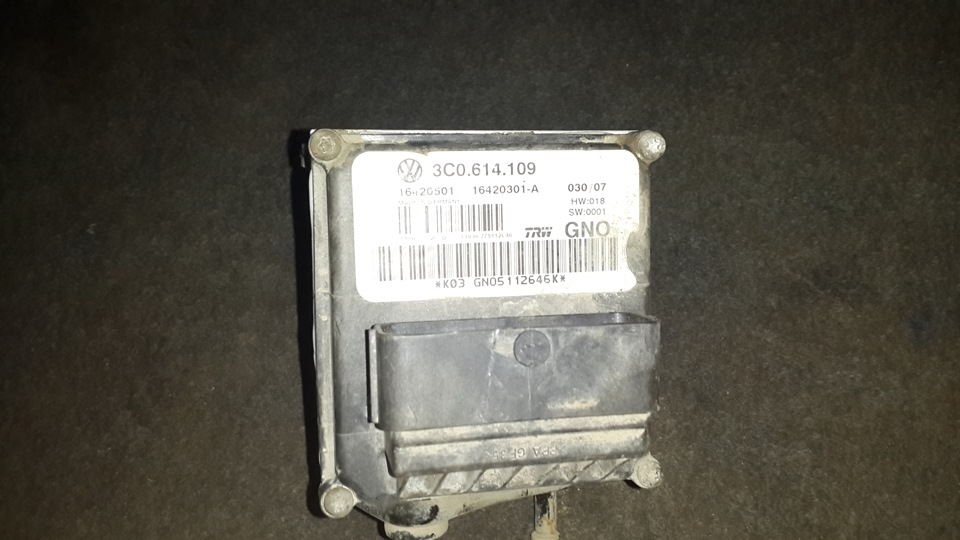 3C0 614 109 — посмотрел на форуме, поддерживает и то и другое. — Volkswagen Passat B6. Запчасти на фото: 3C0614109