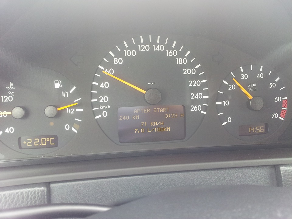 Фото в бортжурнале Mercedes-Benz E-Class (W210)