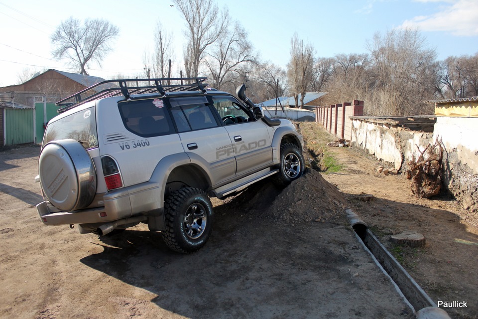 немного развесился, чтобы понять как колеса чувствуют себя в арках — Toyota Land Cruiser Prado 90-series