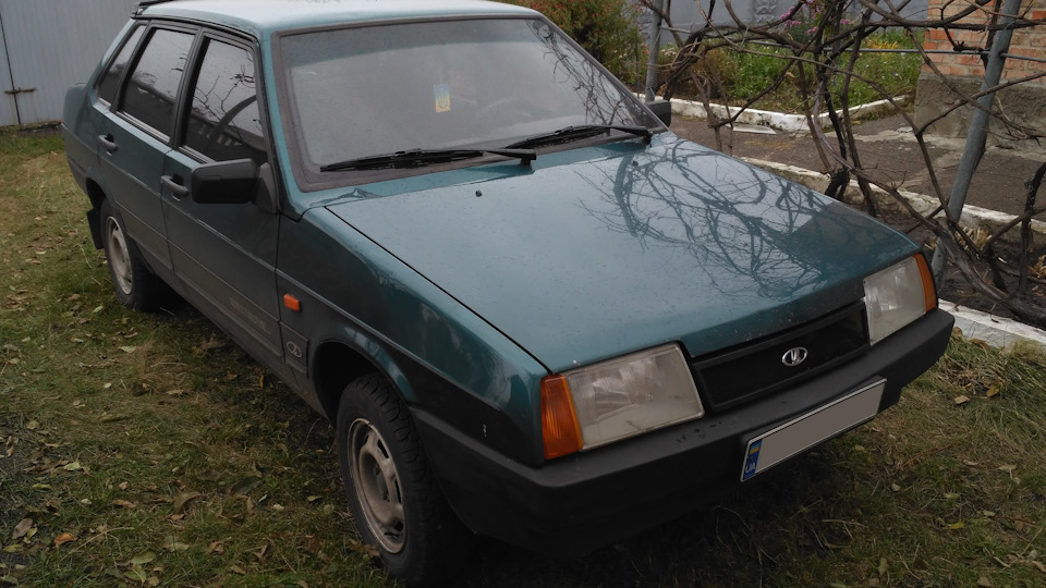 Lada 21099