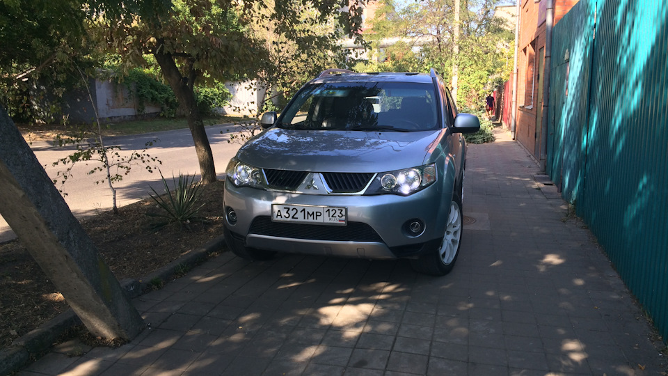 Mitsubishi Outlander XL 2.4л. 170 л.с.