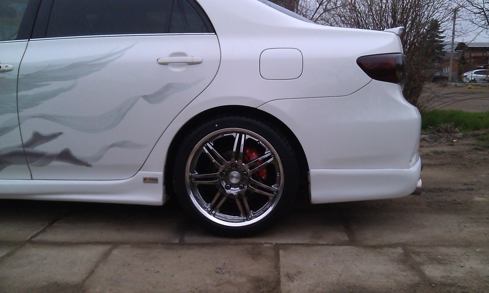 новый вид — Toyota Corolla (140/150)
