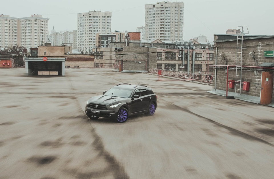 Фото в бортжурнале Infiniti QX70