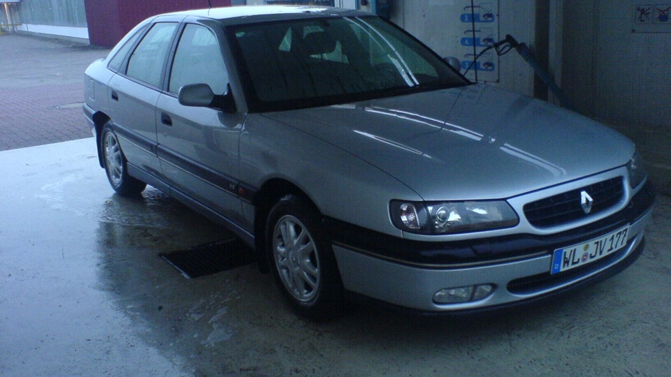 Renault Safrane Серебро 2,5