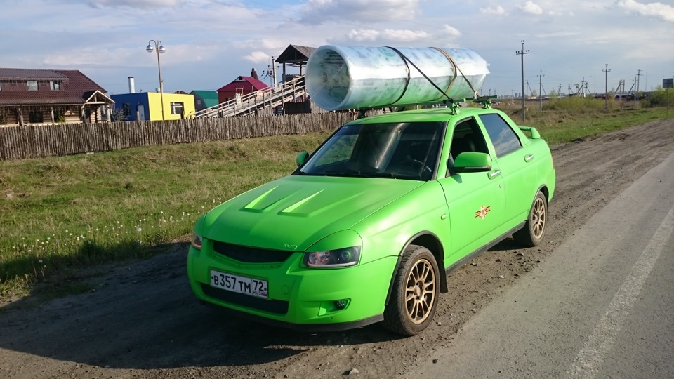 три — Lada Приора седан