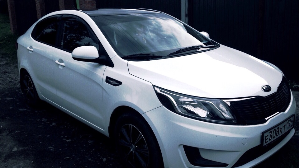 KIA Rio White&Black
