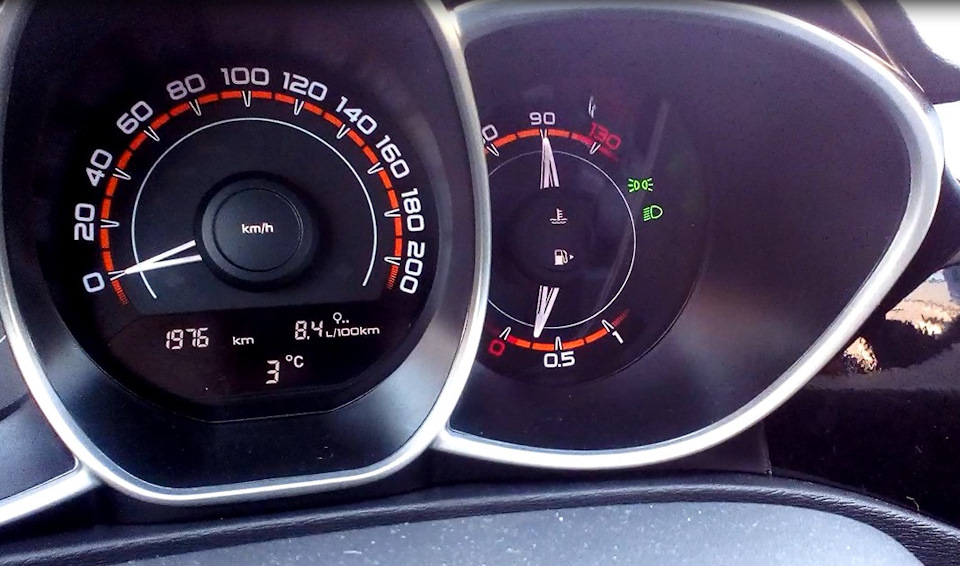 Индикация включенного ближнего света — Lada Vesta SW Cross (1G)