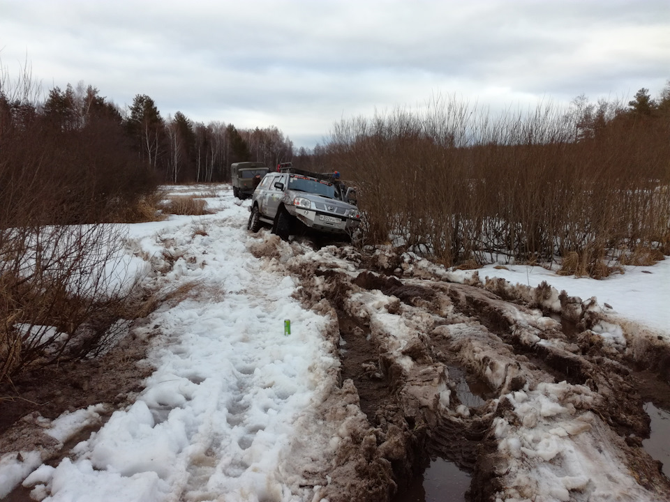 тут должно быть что то про бегемота и болото — Nissan Patrol (Y61)