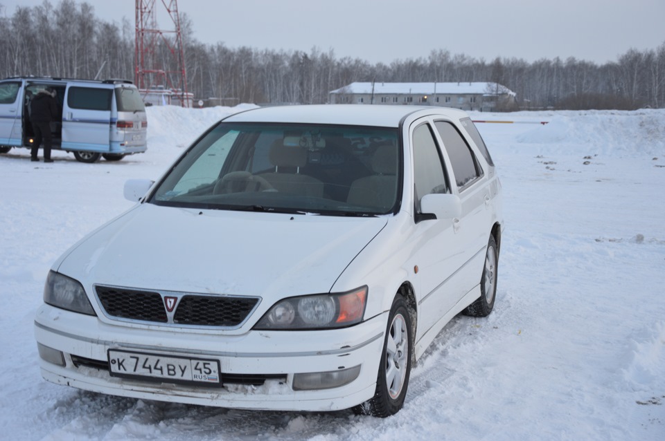 на гонках — Toyota Vista (50)