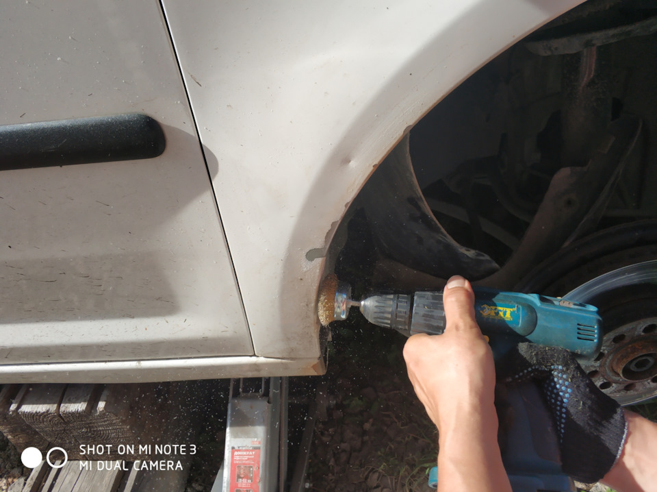 Зачищаем — Volkswagen Caddy (3G)