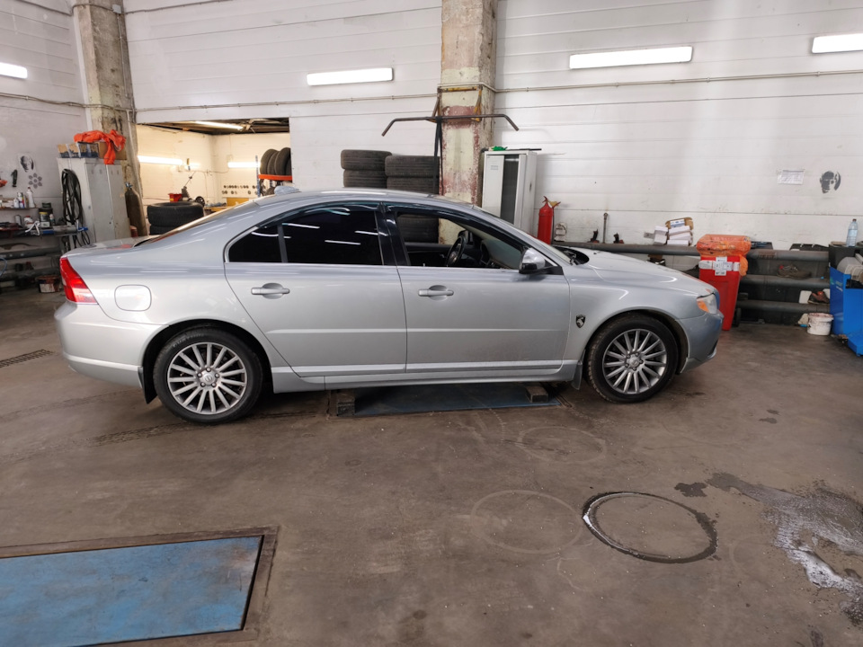 Фото в бортжурнале Volvo S80 (2G)