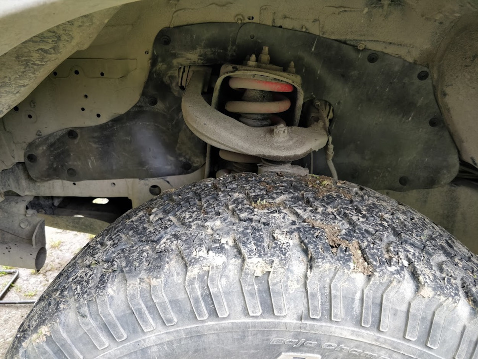 И на другой стороне так же — Toyota Hilux Surf (3G)