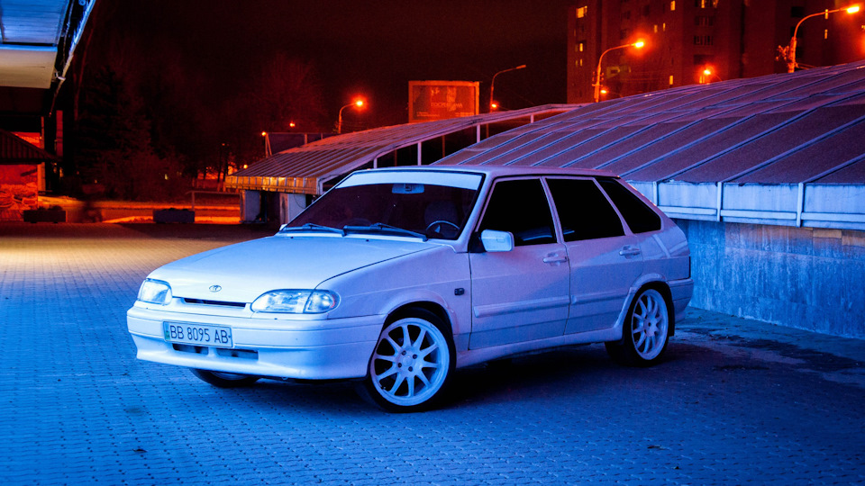 Lada 2114 white samara4ka