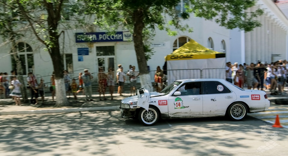 Фото в бортжурнале Nissan Laurel (C34)