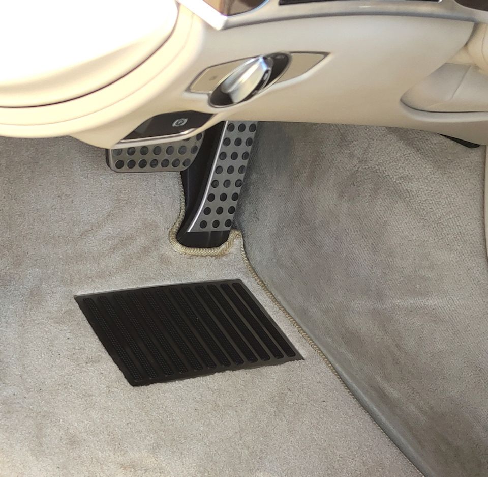 Водительский — Mercedes-Benz S-Class (W222)